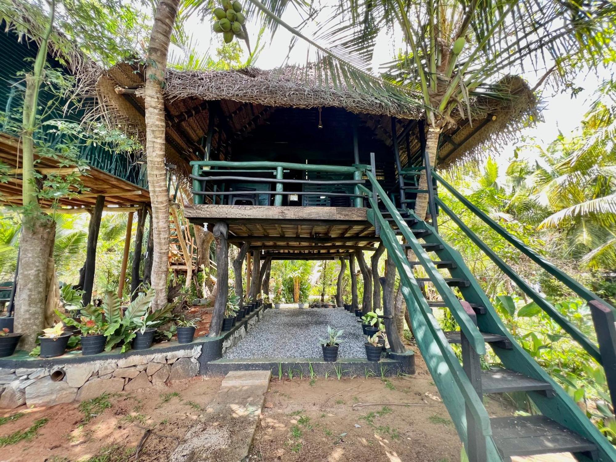 Lake Face Cabana 蒂瑟默哈拉默 外观 照片